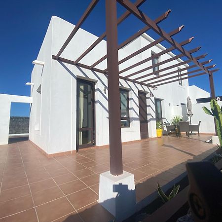 Casa Amarillo Del Sol Villa Playa Blanca  Exterior photo